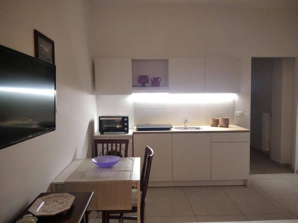 Casa Vacanza -Trani Centro Buitenkant foto