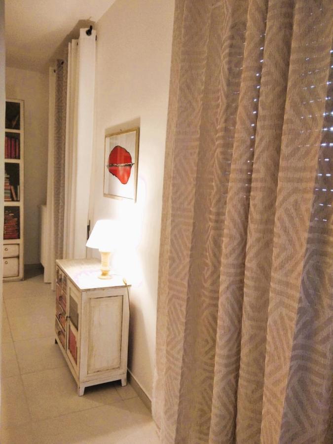 Casa Vacanza -Trani Centro Buitenkant foto